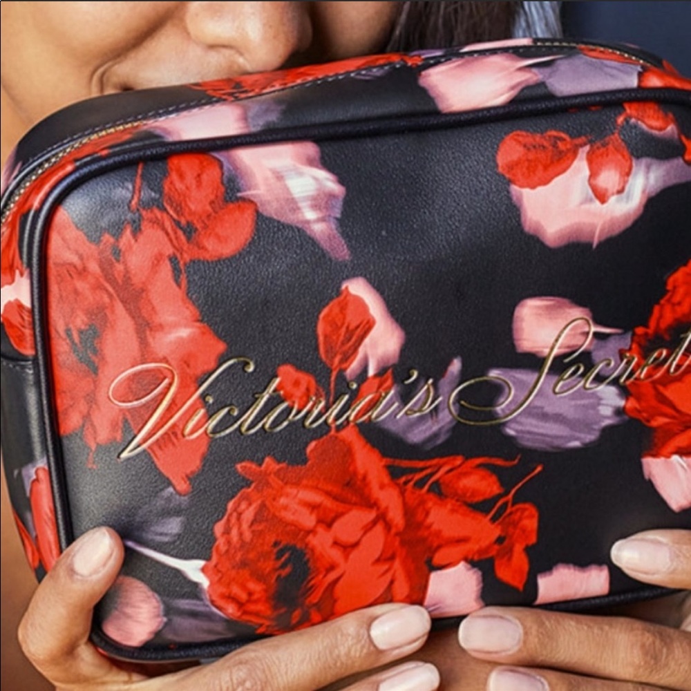 VICTORIA’S SECRET BOLD FLORAL CROSSBODY 2019 XMAS - Picture 3 of 5